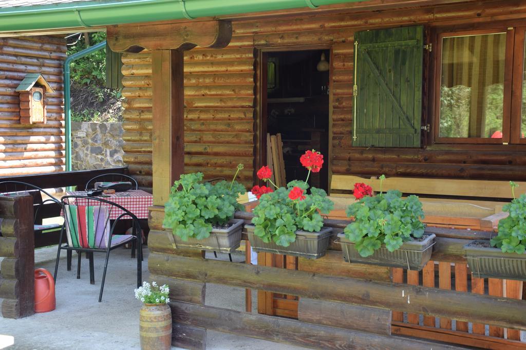 Holiday Homes Biser Lopatnice Lopatnica Exteriör bild